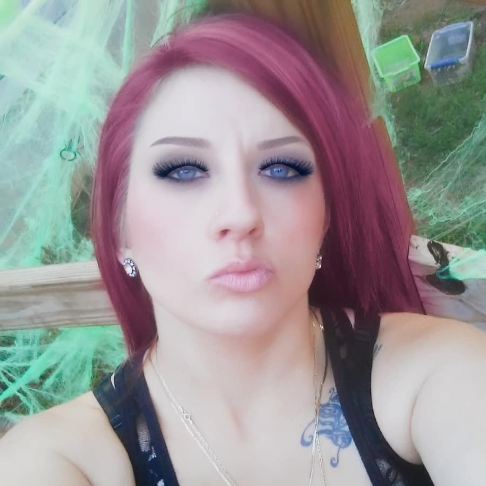 Meet your Posher, Niki